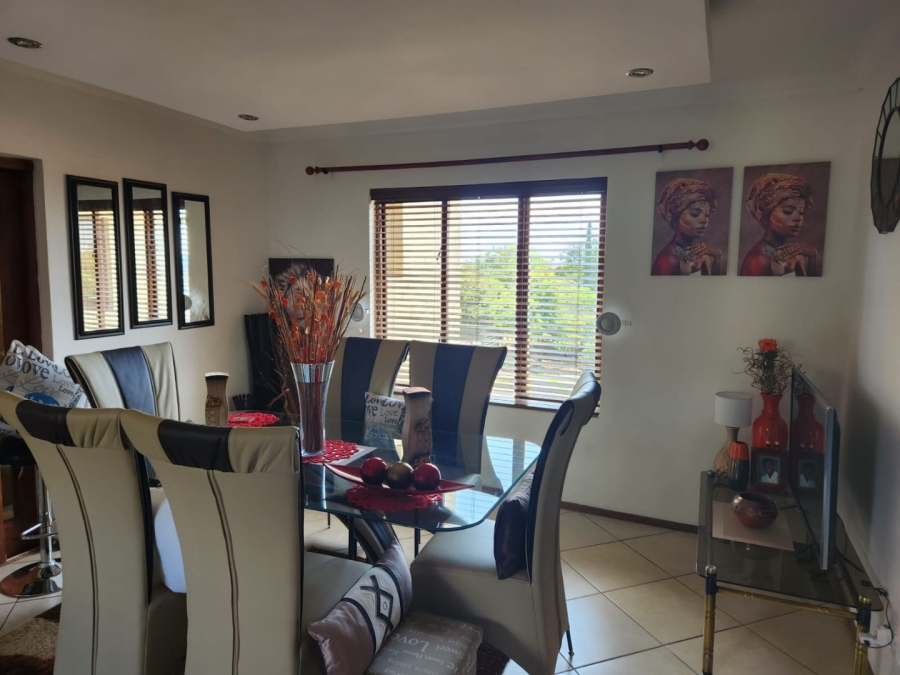 To Let 2 Bedroom Property for Rent in Homes Haven Gauteng