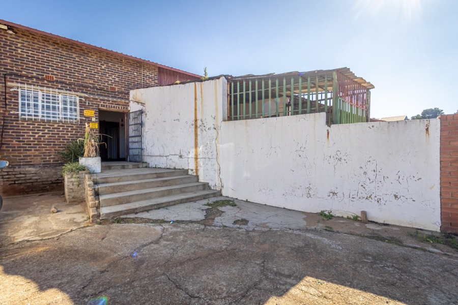 To Let commercial Property for Rent in Chamdor Gauteng