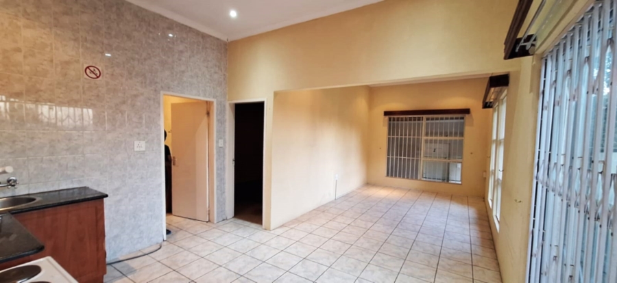 To Let 1 Bedroom Property for Rent in Blairgowrie Gauteng