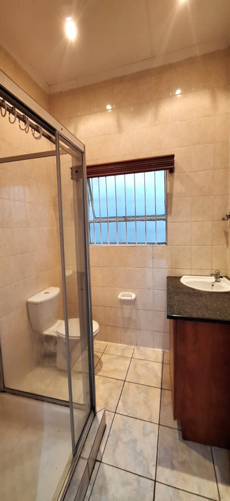 To Let 1 Bedroom Property for Rent in Blairgowrie Gauteng