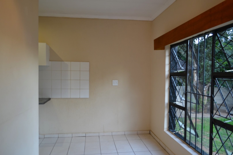 To Let 1 Bedroom Property for Rent in Blairgowrie Gauteng