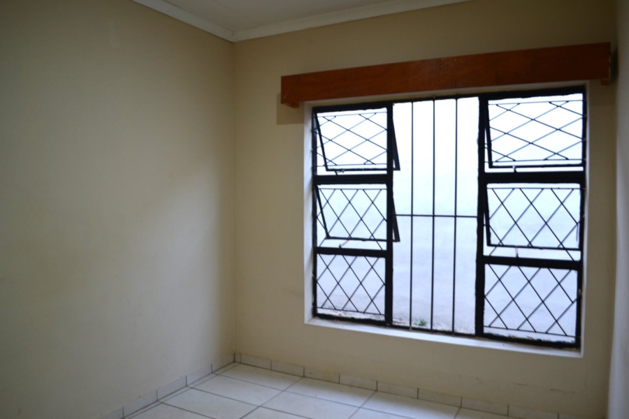 To Let 1 Bedroom Property for Rent in Blairgowrie Gauteng