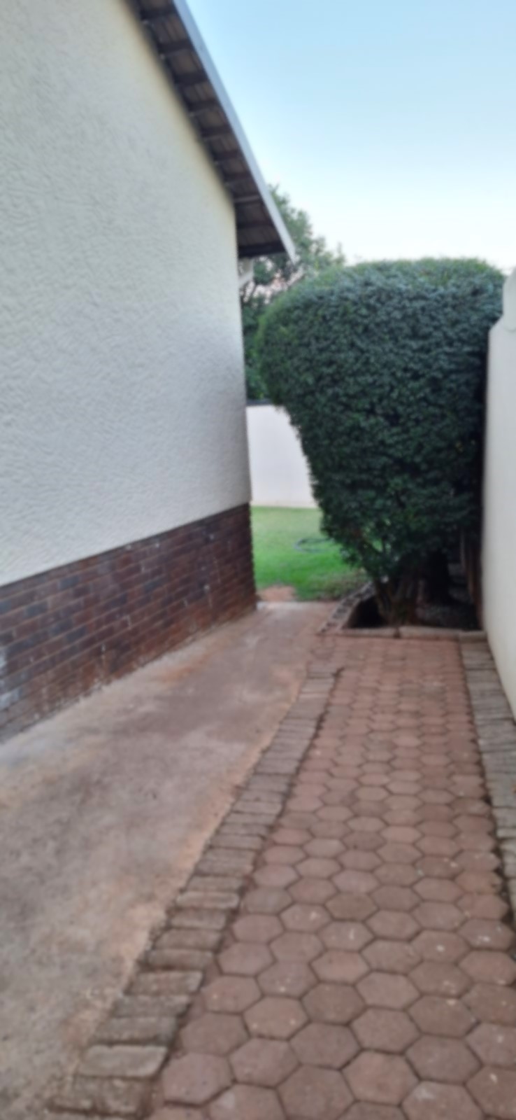 To Let 1 Bedroom Property for Rent in Blairgowrie Gauteng