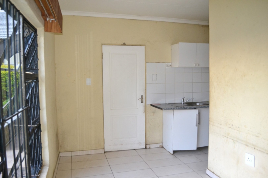 To Let 1 Bedroom Property for Rent in Blairgowrie Gauteng