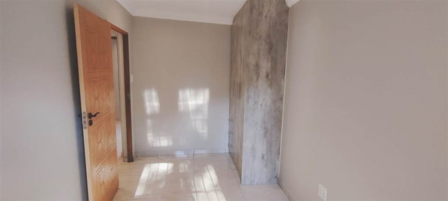 To Let 2 Bedroom Property for Rent in Bryanston Gauteng