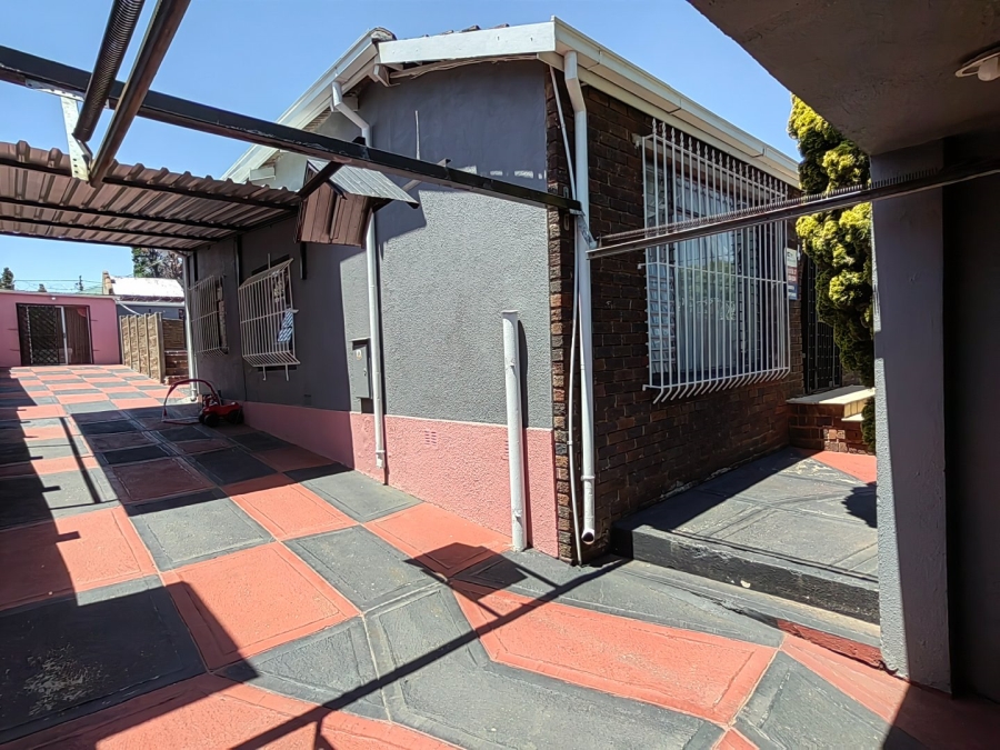 8 Bedroom Property for Sale in Hurst Hill Gauteng