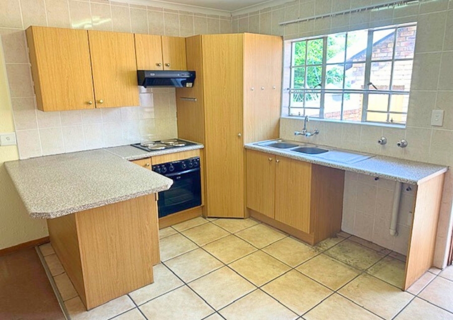 2 Bedroom Property for Sale in Honeydew Manor Gauteng