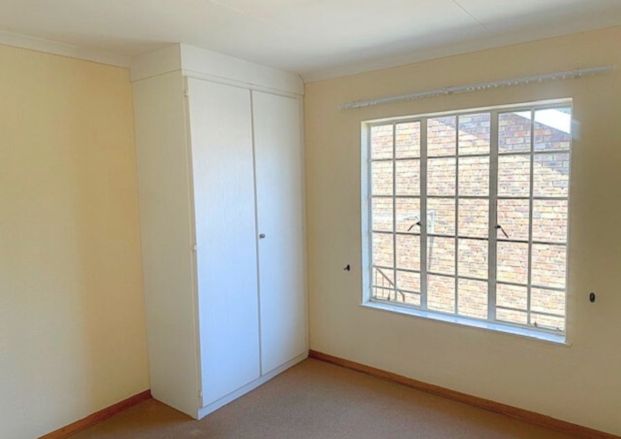 2 Bedroom Property for Sale in Honeydew Manor Gauteng