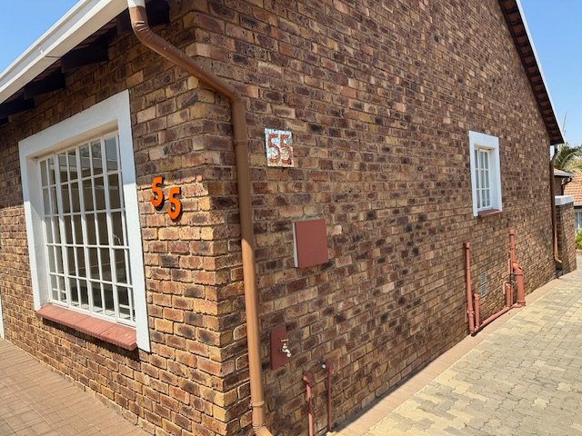 2 Bedroom Property for Sale in Honeydew Manor Gauteng