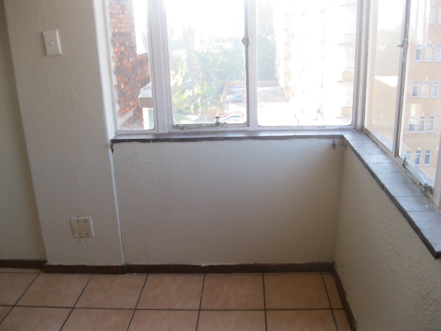 To Let 1 Bedroom Property for Rent in Sunnyside Gauteng