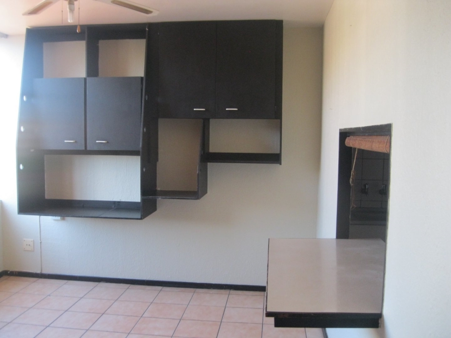 To Let 1 Bedroom Property for Rent in Sunnyside Gauteng