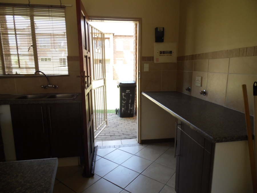 To Let 2 Bedroom Property for Rent in Mooikloof Ridge Gauteng