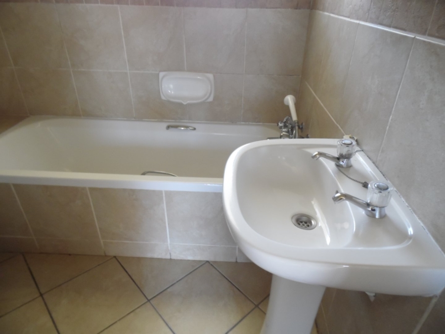 To Let 2 Bedroom Property for Rent in Mooikloof Ridge Gauteng