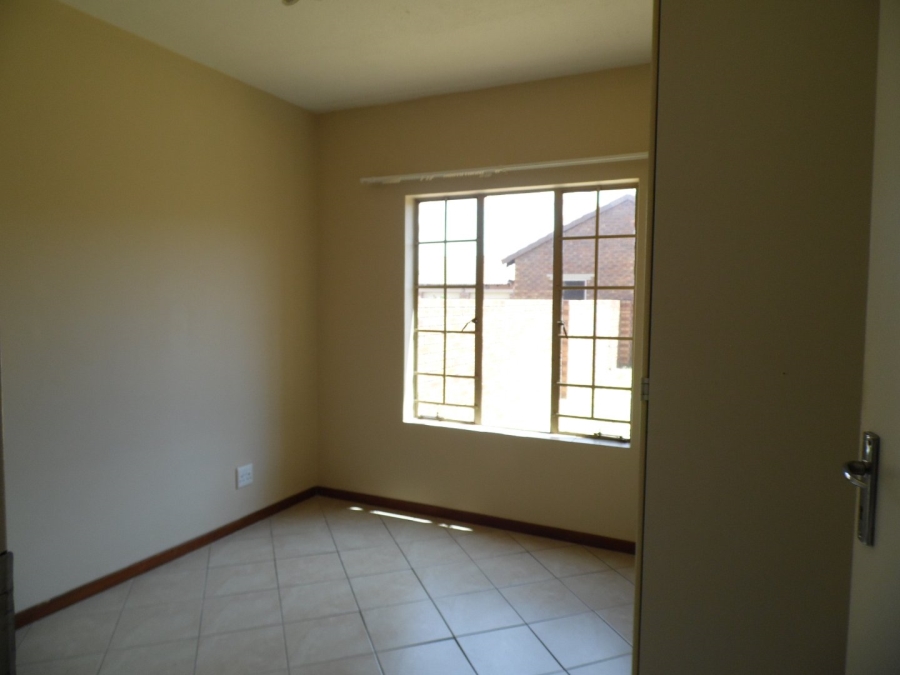 To Let 2 Bedroom Property for Rent in Mooikloof Ridge Gauteng