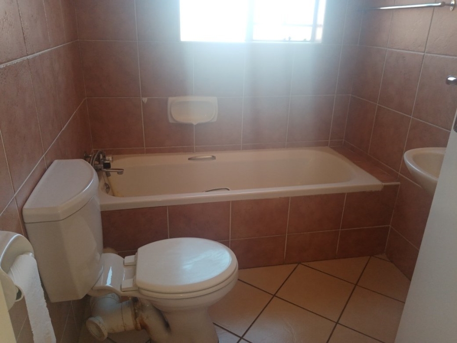 To Let 2 Bedroom Property for Rent in Mooikloof Ridge Gauteng