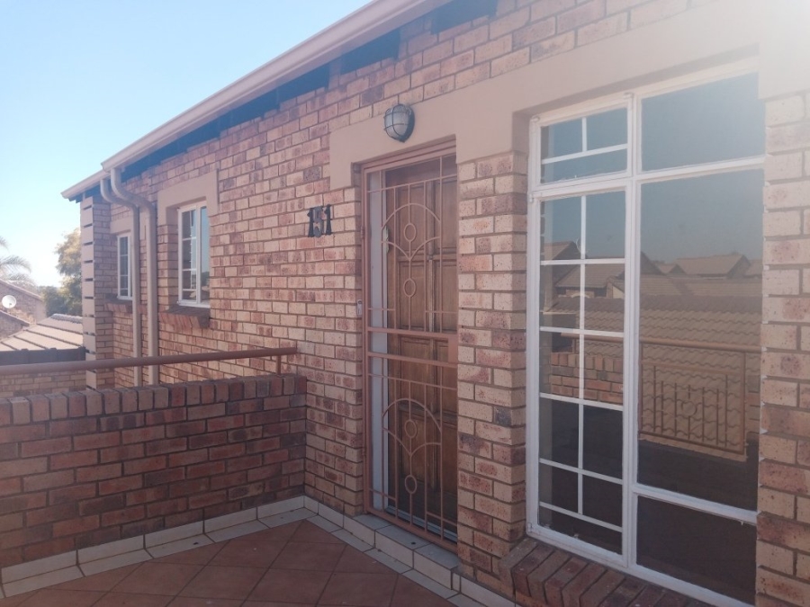 To Let 2 Bedroom Property for Rent in Mooikloof Ridge Gauteng