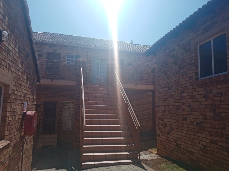 To Let 2 Bedroom Property for Rent in Mooikloof Ridge Gauteng