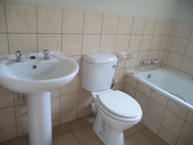 To Let 2 Bedroom Property for Rent in The Orchards Gauteng