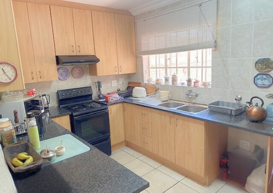 3 Bedroom Property for Sale in Honeydew Manor Gauteng