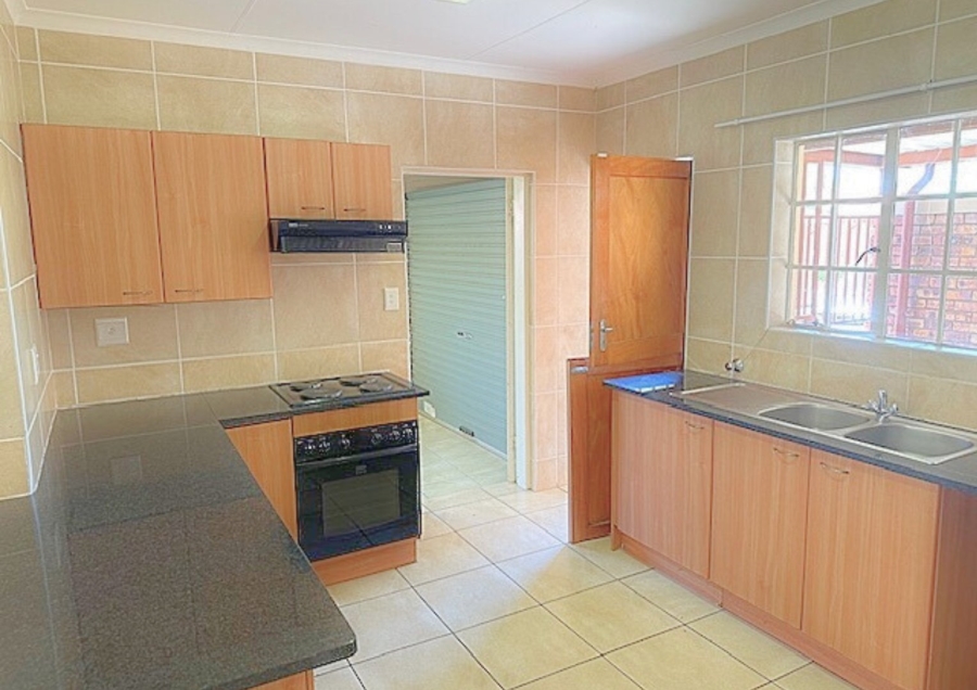 2 Bedroom Property for Sale in Honeydew Grove Gauteng