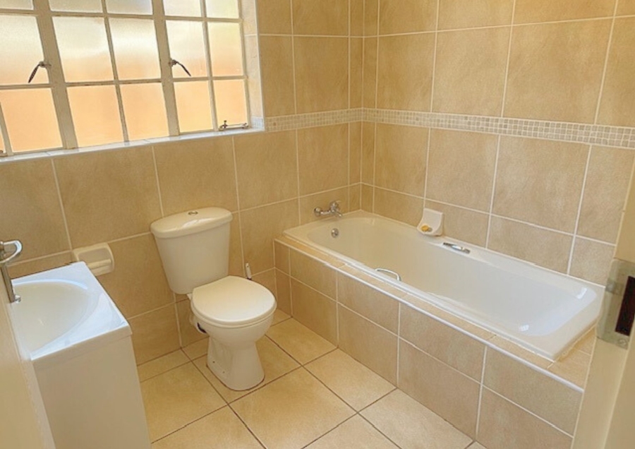 2 Bedroom Property for Sale in Honeydew Grove Gauteng