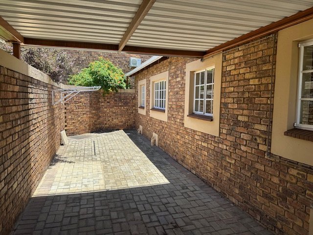 2 Bedroom Property for Sale in Honeydew Grove Gauteng