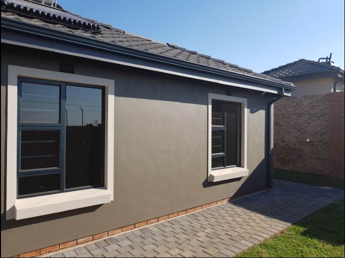 3 Bedroom Property for Sale in Clayville Gauteng