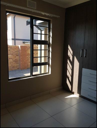 3 Bedroom Property for Sale in Clayville Gauteng