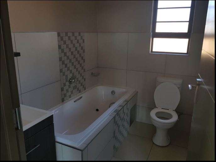 3 Bedroom Property for Sale in Clayville Gauteng