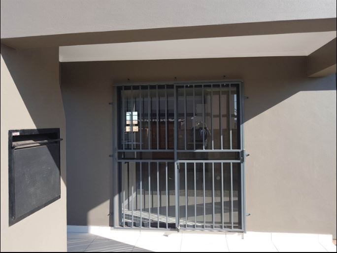 3 Bedroom Property for Sale in Clayville Gauteng