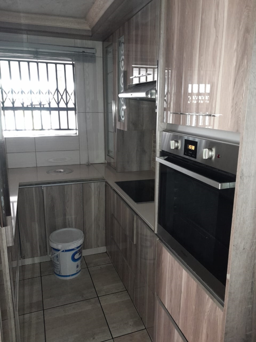 3 Bedroom Property for Sale in Roodekop Gauteng