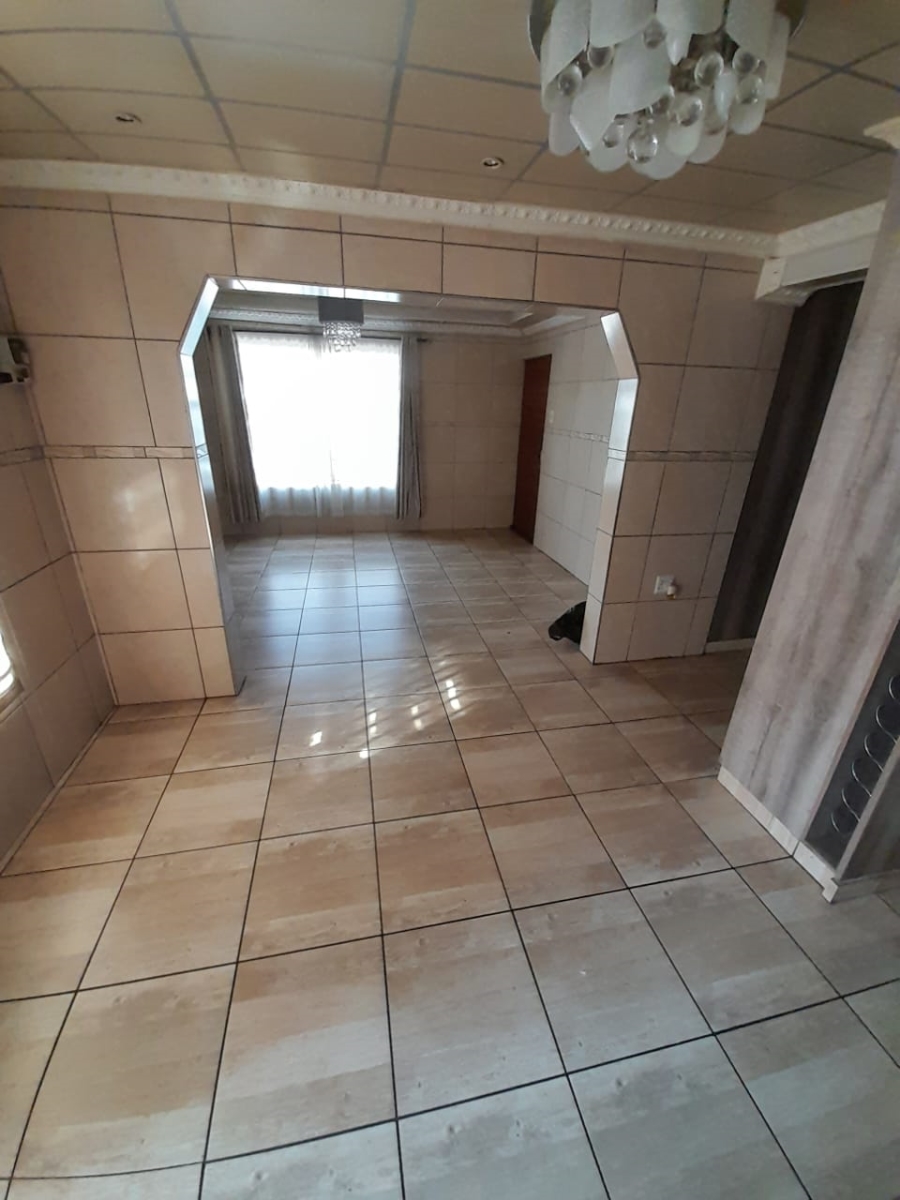 3 Bedroom Property for Sale in Roodekop Gauteng