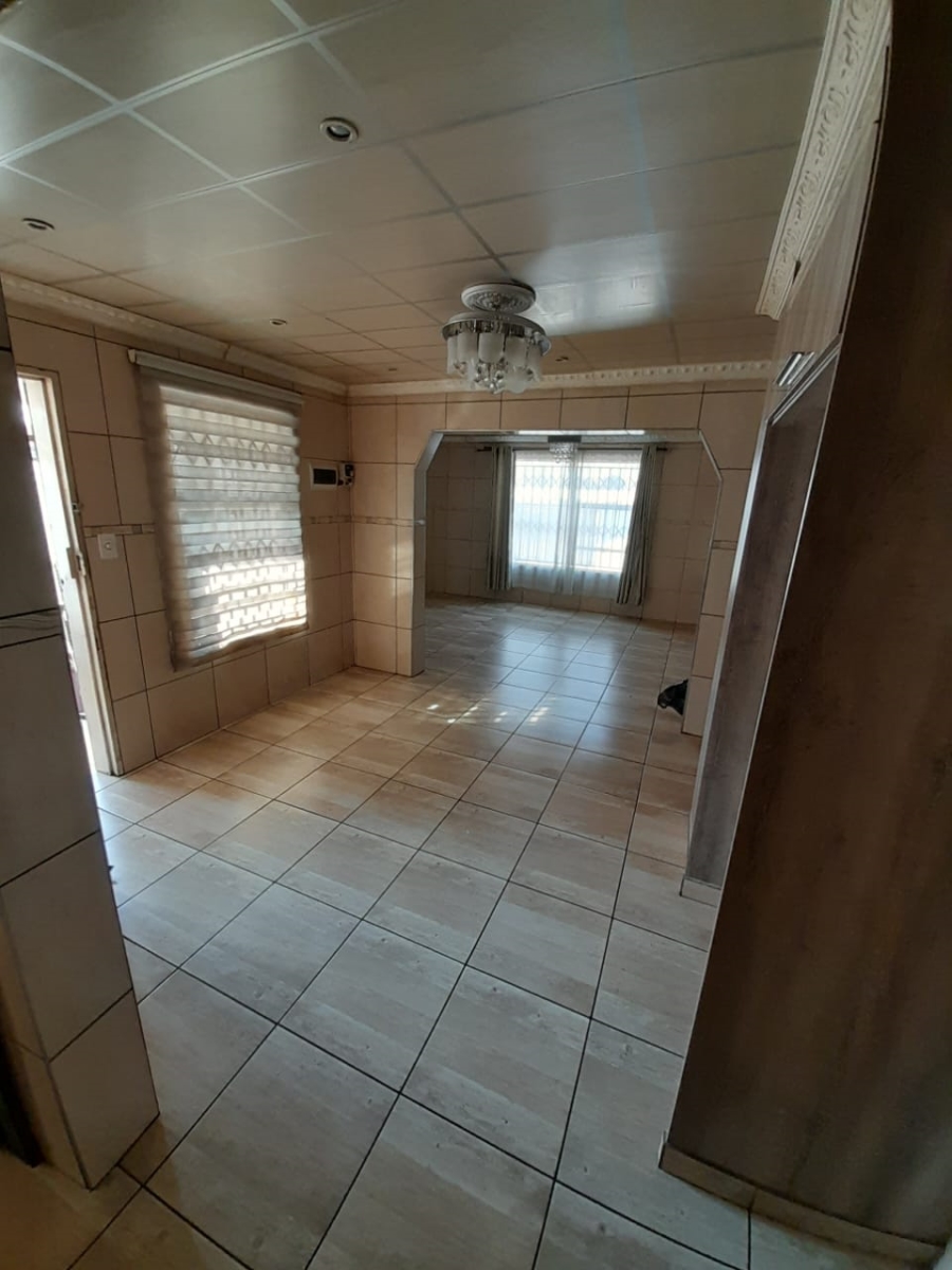 3 Bedroom Property for Sale in Roodekop Gauteng