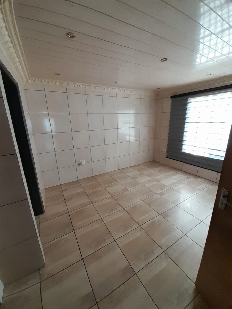 3 Bedroom Property for Sale in Roodekop Gauteng