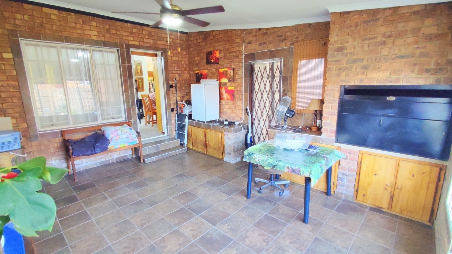 2 Bedroom Property for Sale in Heuweloord Gauteng