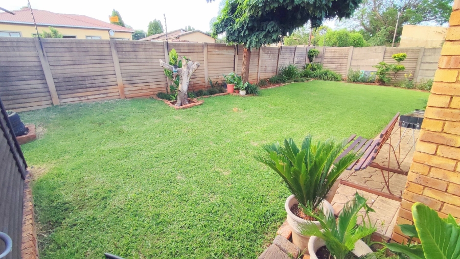 2 Bedroom Property for Sale in Heuweloord Gauteng