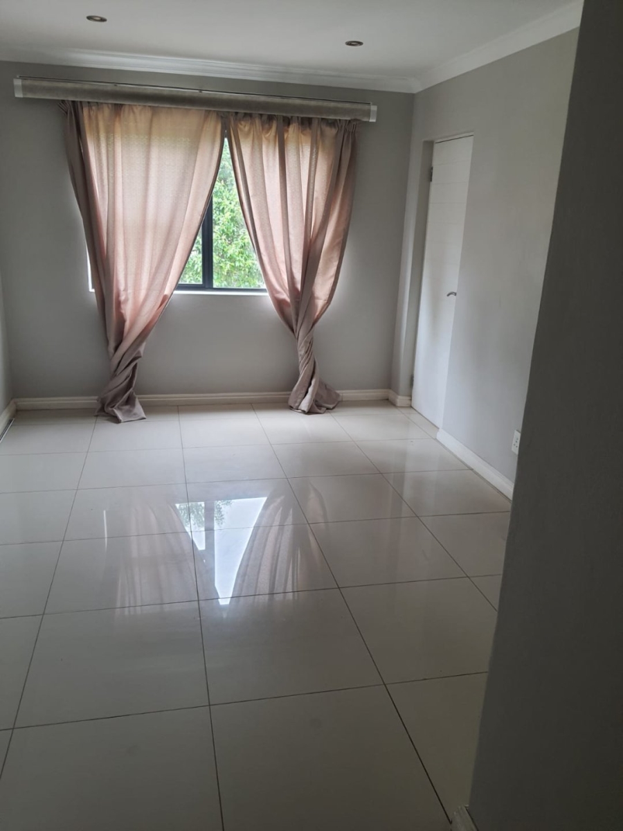 To Let 2 Bedroom Property for Rent in Waterfall Gauteng