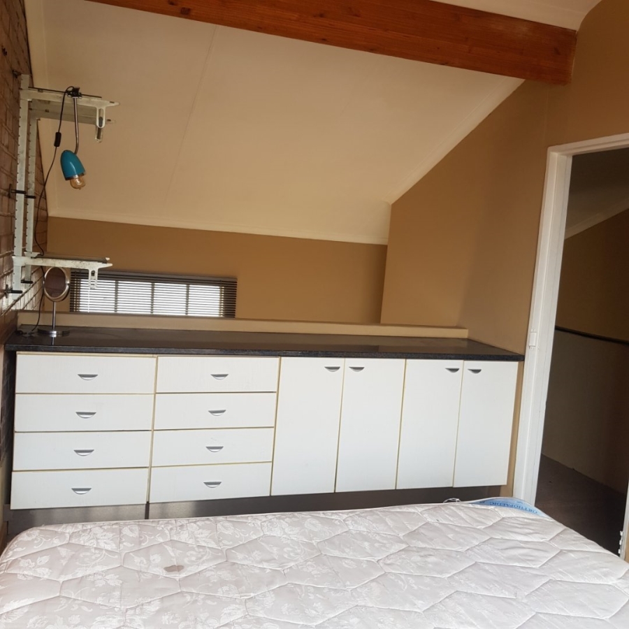 To Let 1 Bedroom Property for Rent in Houghton Estate Gauteng