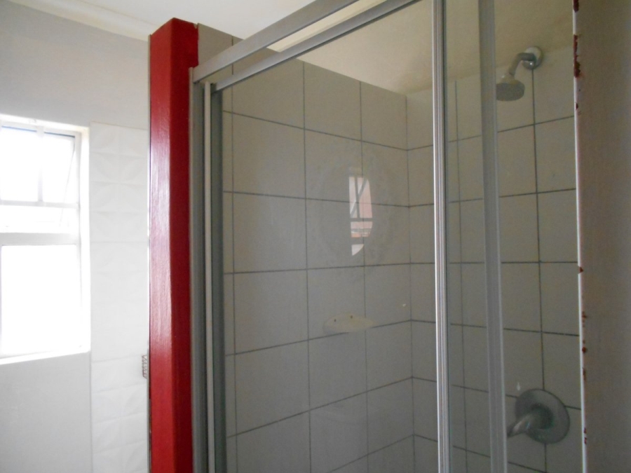 To Let 1 Bedroom Property for Rent in Houghton Estate Gauteng