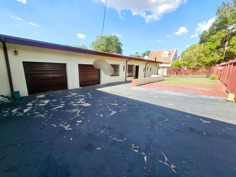 To Let 3 Bedroom Property for Rent in Erasmia Gauteng