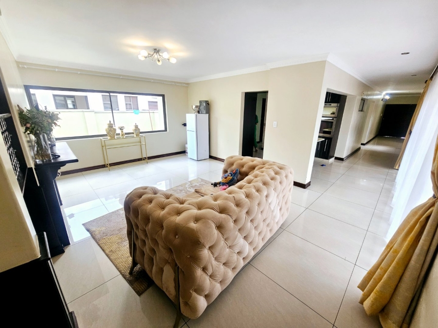 To Let 5 Bedroom Property for Rent in Monavoni Gauteng