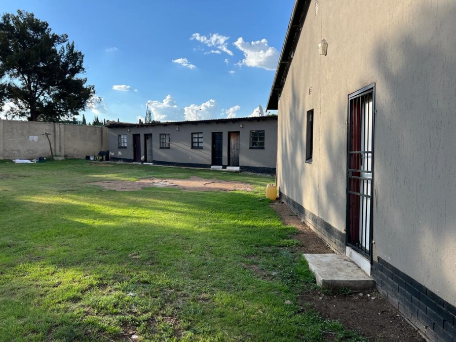 8 Bedroom Property for Sale in Klippoortje Gauteng