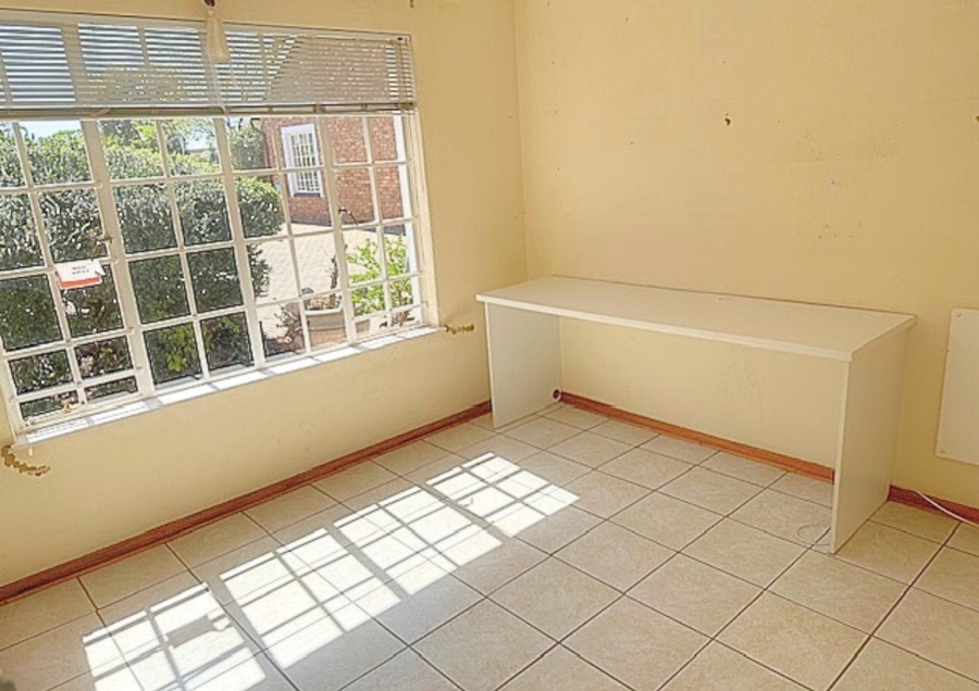 2 Bedroom Property for Sale in Wilro Park Gauteng