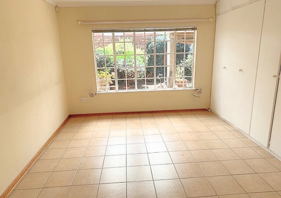 2 Bedroom Property for Sale in Wilro Park Gauteng