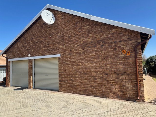 2 Bedroom Property for Sale in Wilro Park Gauteng