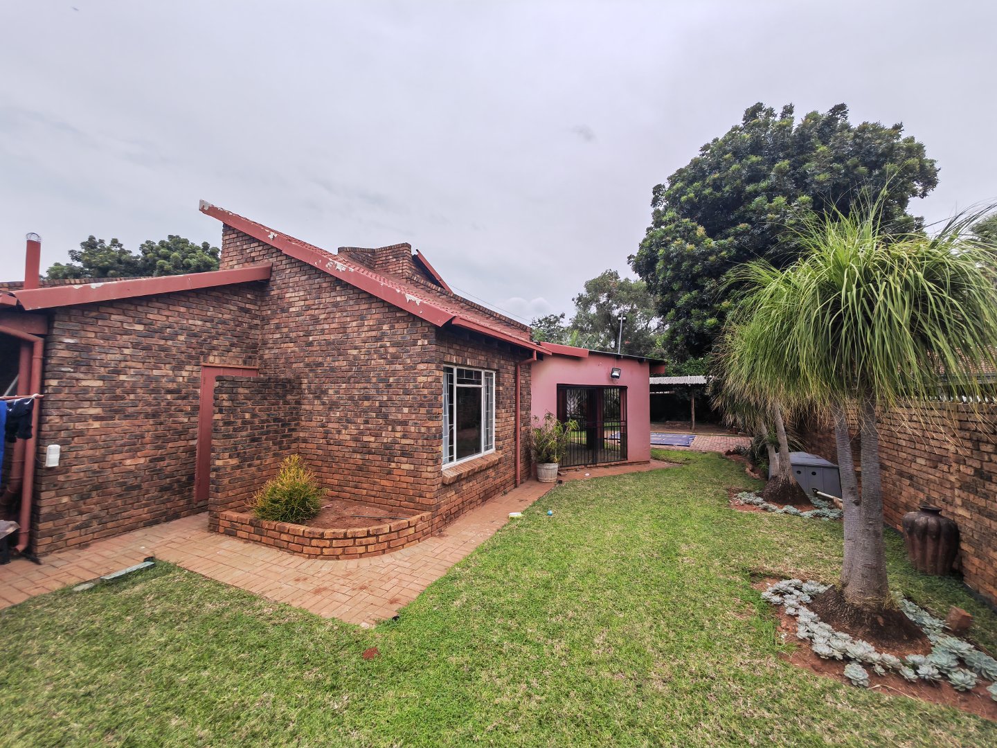 5 Bedroom Property for Sale in Dorandia Gauteng