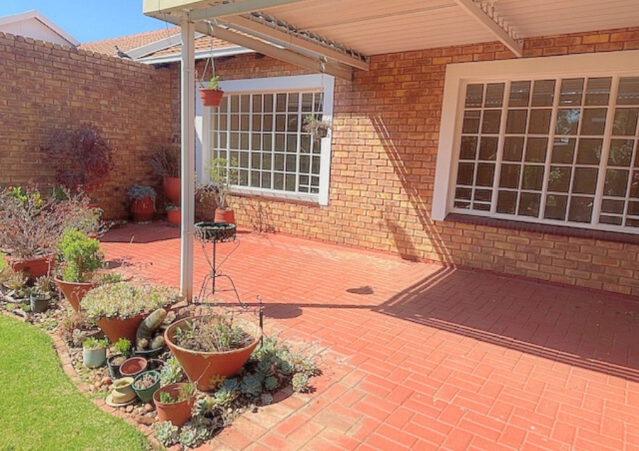 2 Bedroom Property for Sale in Wilro Park Gauteng