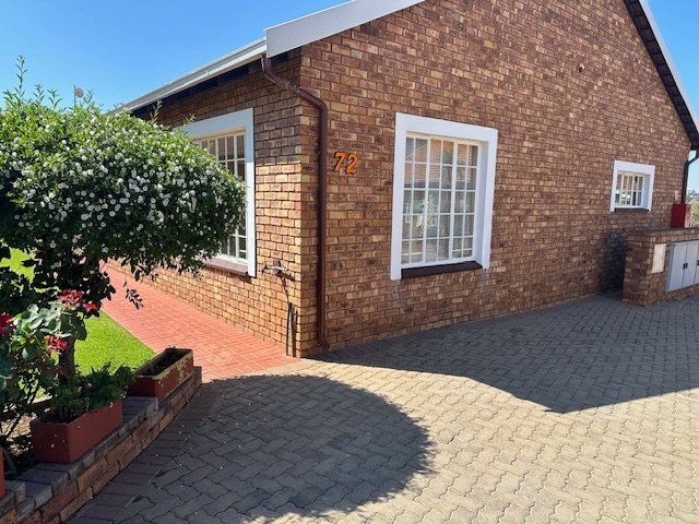 2 Bedroom Property for Sale in Wilro Park Gauteng