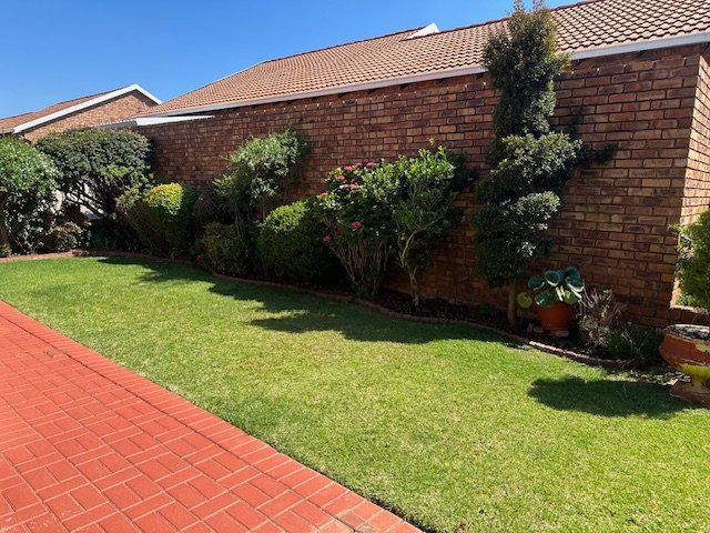 2 Bedroom Property for Sale in Wilro Park Gauteng