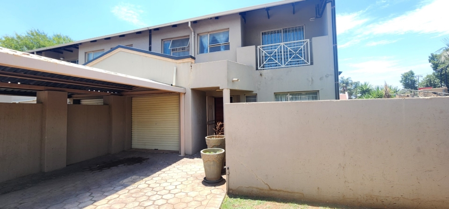 To Let 3 Bedroom Property for Rent in Raslouw A H Gauteng